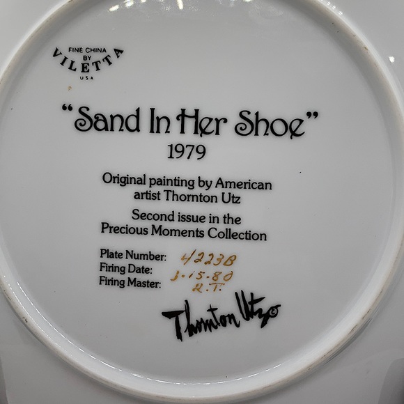 Vintage “Sand In Her Shoe” Decorative Plate by American Artist Thornton Utz 1979 - Picture 3 of 3